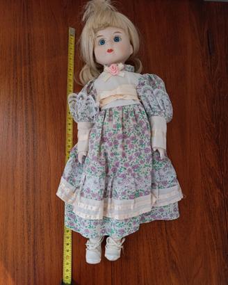 Bambola vintage porcellana H 40 cm € 10,00