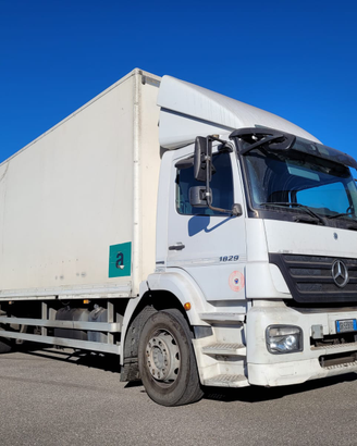 Mercedes Axor 1829 furgone m 8,60 aeroportuale