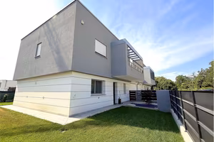 Colugna - Villa Indipendente con Giardino del 2022