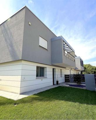 Colugna - Villa Indipendente con Giardino del 2022