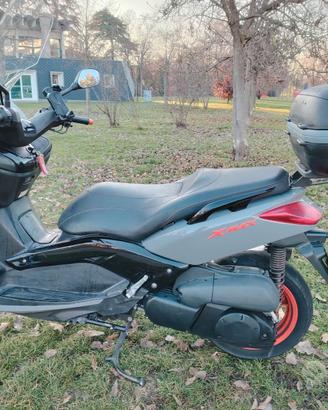 YAMAHA XMAX 250