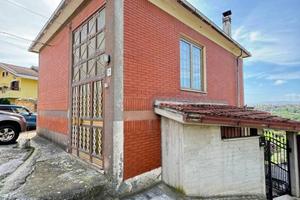 Casa indipendente con terreno