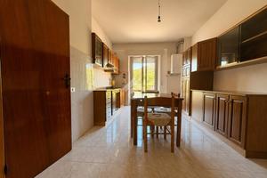 4 LOCALI A FABRIANO