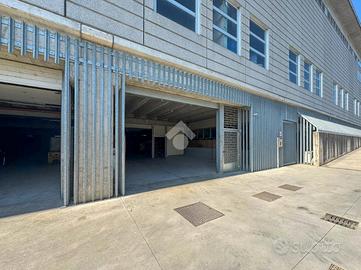 MAGAZZINO A PESCHIERA DEL GARDA