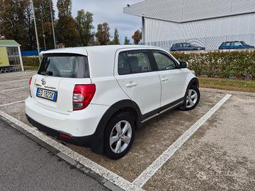 TOYOTA Urban Cruiser 1.4 D-4D AWD Sol