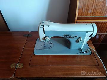 Macchina da cucire Necchi