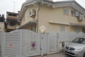 PORZIONE DI BIFAMILIARE A COMACCHIO