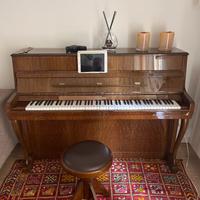 Pianoforte  verticale da studio