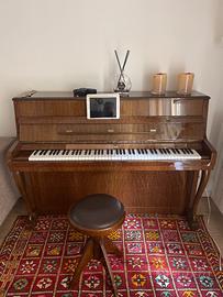 Pianoforte  verticale da studio