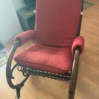 Sedia a dondolo in vimini in perfetto stato