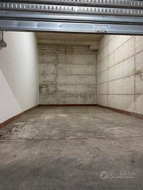 Box auto via nazionale a 400 metri dalla stazione