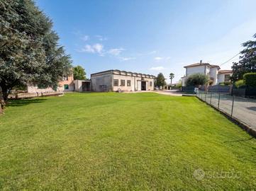 Immobile di 519 m² con 1 locale a Breganze