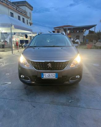 Peugeot 2008 PureTech 82 Allure leggermente grandi