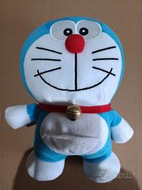 Peluche Doraemon con campanellino e tasca