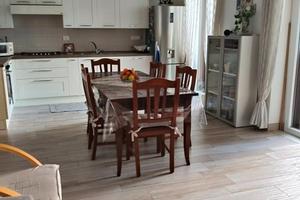 Appartamento 5 vani ed acc.ri + p.auto