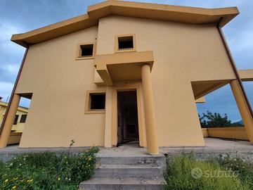 S. VITO Villa porzione di bifamiliare su 3 livelli