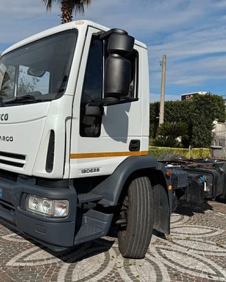 Iveco Eurocargo 180E28 a telaio passo 4185