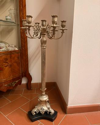 Candelabro bagnato in argento. Solo ritiro a mano