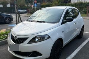 Lancia Ypsilon Ibrida del 2021 con solo 30.000 km