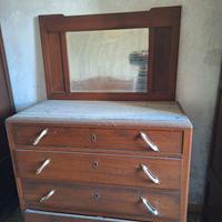 Como. Cassettone vintage