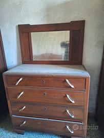 Como. Cassettone vintage