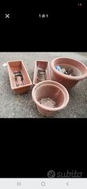4 vasi di plastica
