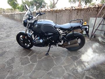 BMW R nine T