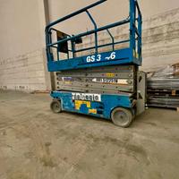 Piattaforma a pantografo elettrica Genie GS 3246