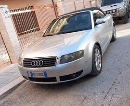 Audi A4 Cabrio 2.5v6 multitronic