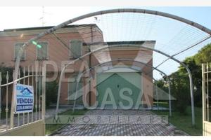 Villa singola con giardino 600mq