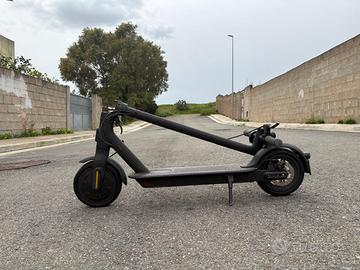 Xiaomi Electric Scooter Essential