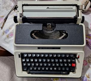 Macchina da scrivere SILVER REED 500