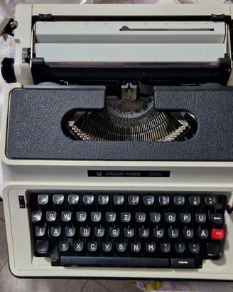 Macchina da scrivere SILVER REED 500