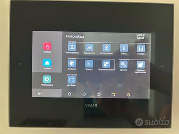 Touch screen domotico IP 7in PoE nero Codice 01422