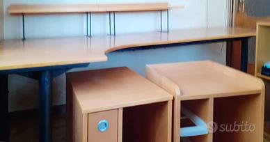 Scrivania da ufficio con mobiletti porta PC