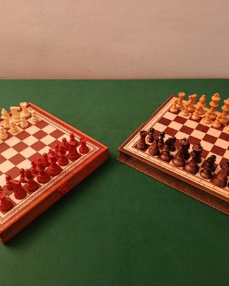 SCACCHIERE LEGNO CON CONTENITORE SCACCHI E PEDINE