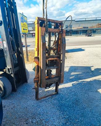Muletto con forche pallet
