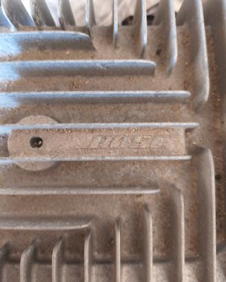 amplificatore BOSE con woofer per auto