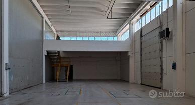 Capannone in zona artigianale Peraga di Vigonza