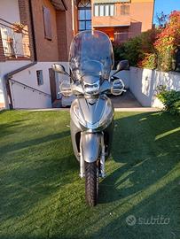 Scooter Honda SH 300 iniezione