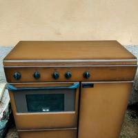 Stufa mini a gas colore marrone funzionante