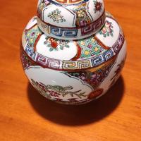 Vasetto cinese vintage dipinto a mano 