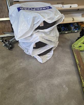 Vendi 5 pneumatici 50%