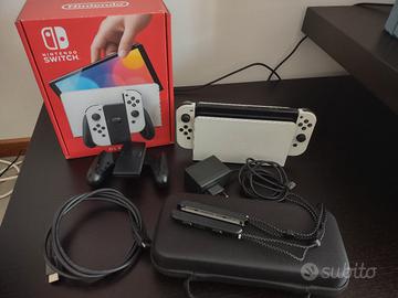 Switch OLED con custodia