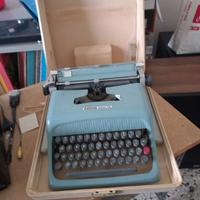 Macchina da scrivere olivetti