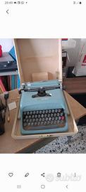 Macchina da scrivere olivetti