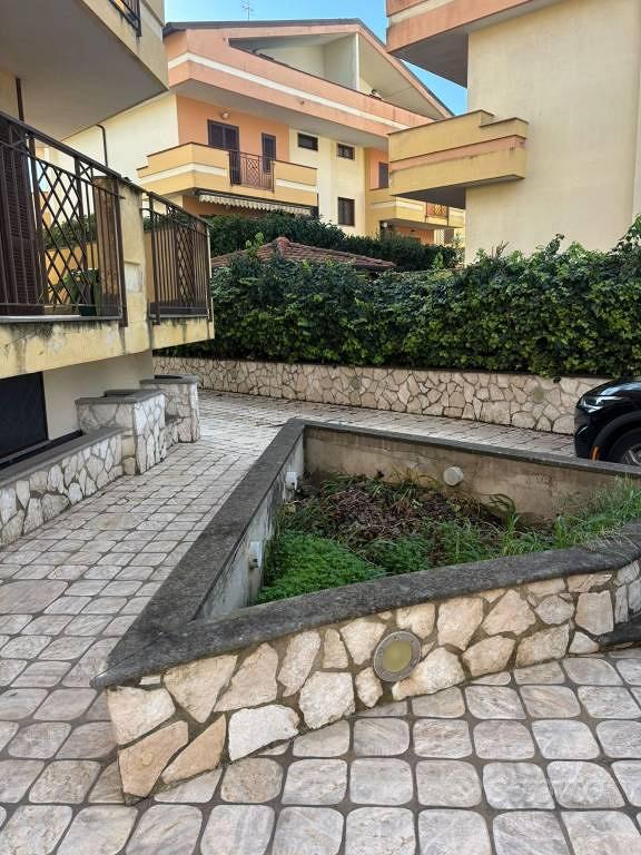 Villa di 415 m² con più di 5 locali a Giugliano in - Altro