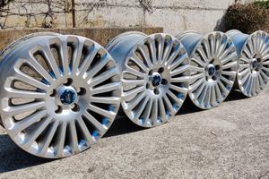 Cerchi in lega Ford 16"