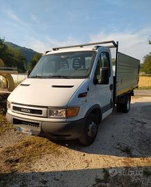 Camioncino con cassone ribaltabile