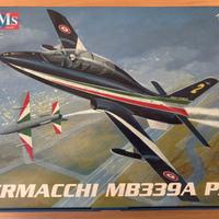AERMACCHI MB-339A PAN FRECCE TRICOLORI